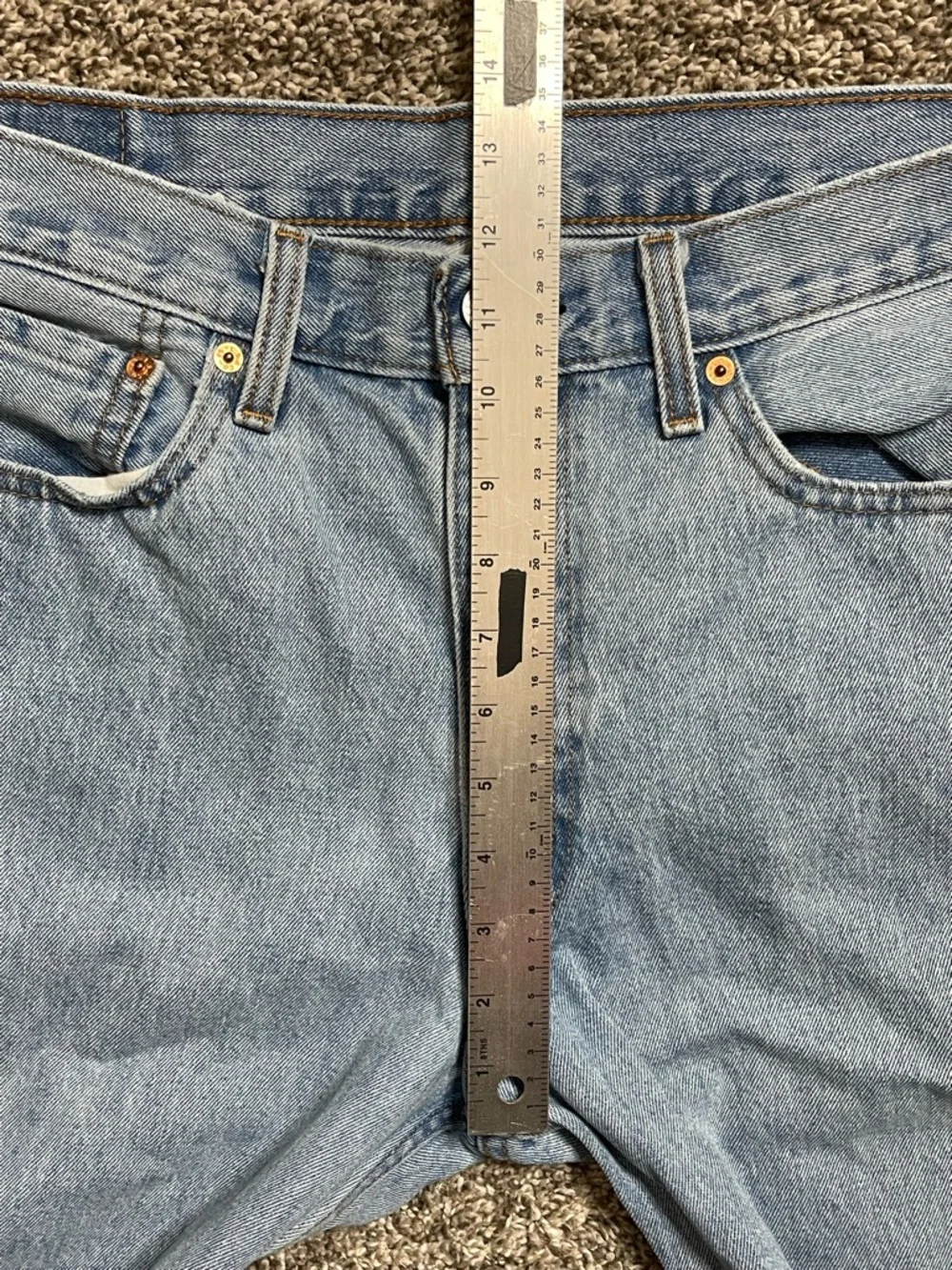 Levi's 550 Relaxed Fit Light Stonewash Denim Jeans Size 36x30 Casual Dad Jeans